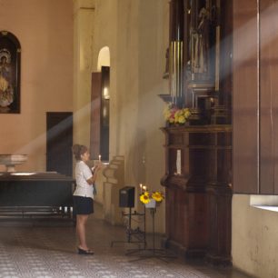 Ranní modlitba v kostele De la soledad v Camagueye