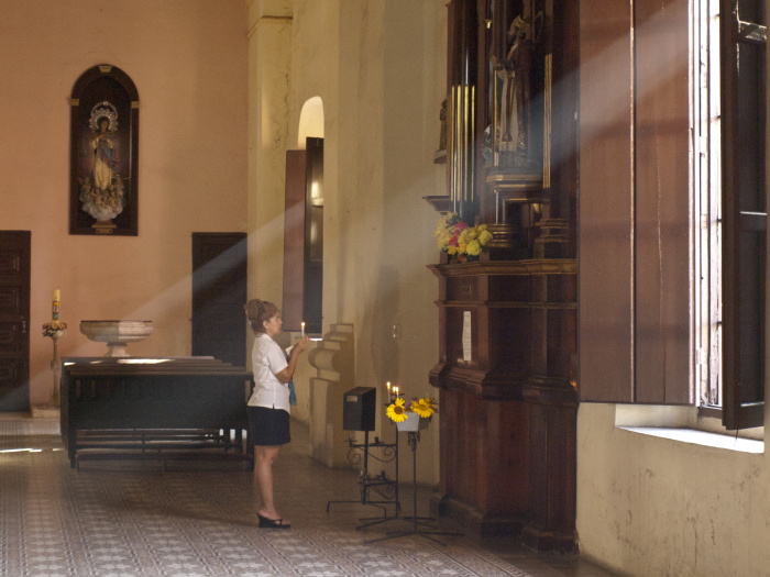 Ranní modlitba v kostele De la soledad v Camagueye