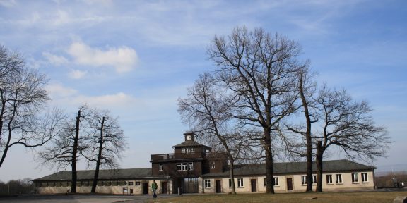 Koncentrační tábor Buchenwald: tichý svědek minulosti nad Výmarem