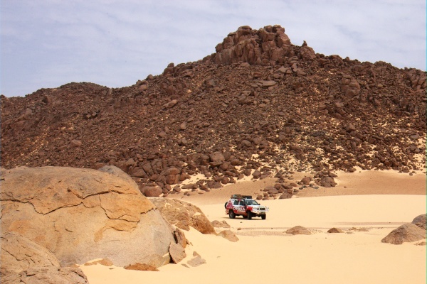 Al Uweinatu, brána k Dárfúru