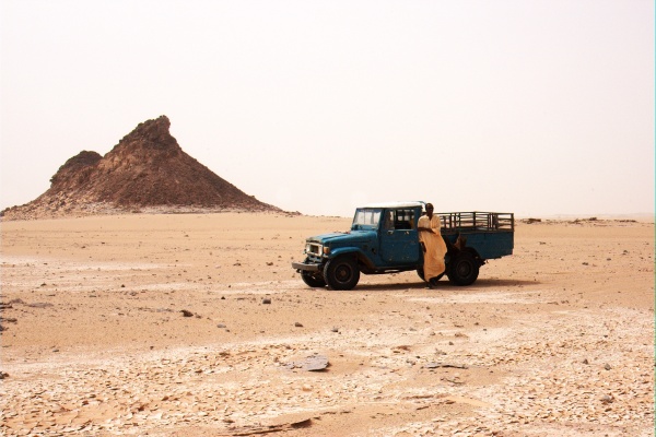 Po cestě jsme zachraňovali dva Tuaregy, jimž došel benzín