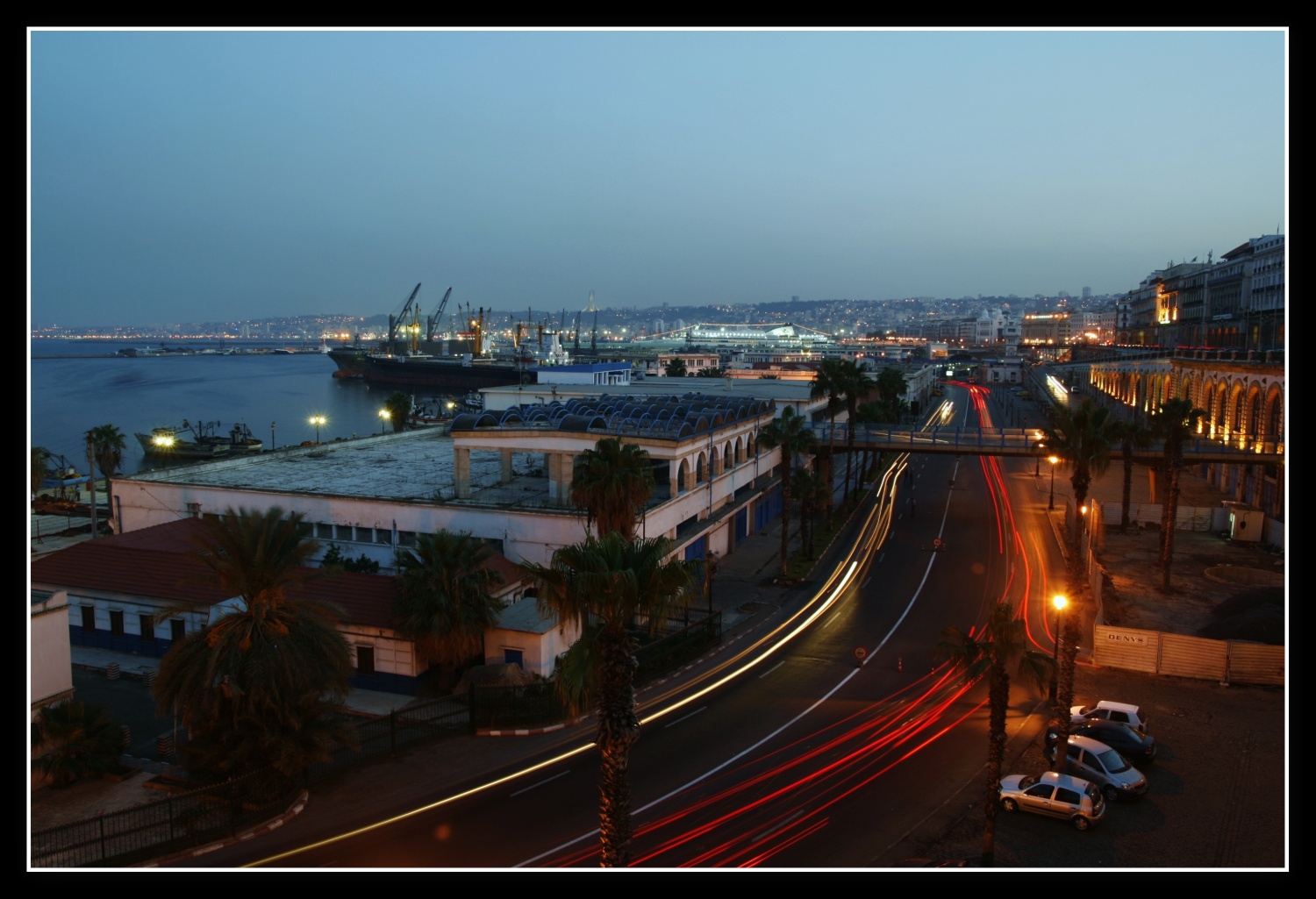 Večerní přístav, Alžír