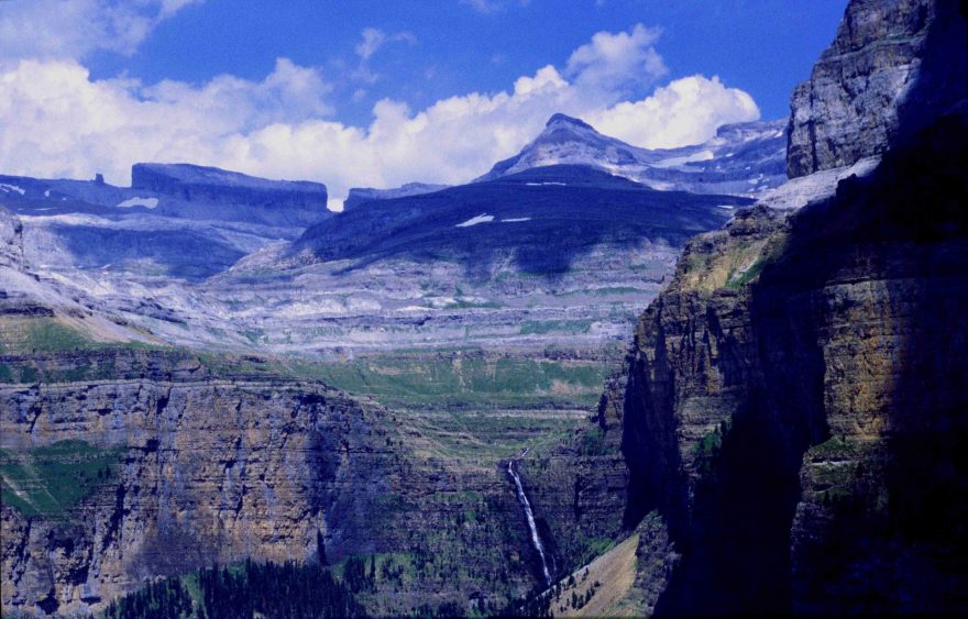  NP Ordesa - výhled přes kańon na Rolandovu bránu, Španělsko