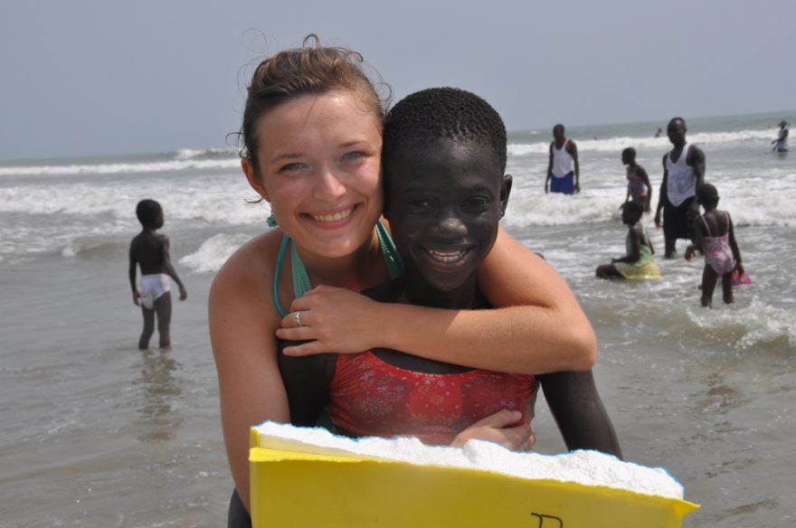 Výlety k moři má Cynthia moc ráda