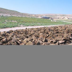 Sušený trus - topivo v tureckých vesničkách na planině obruků, Turecko