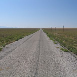 Rozpálená planina, kde nic není, nedaleko obruku Cirali, Turecko