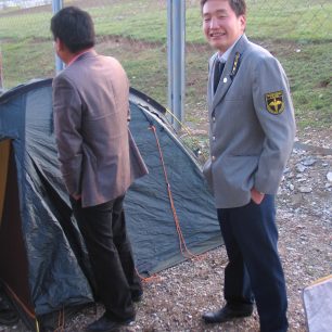 Mongolští celníci, kteří nám přinesli koňak, Mongolsko