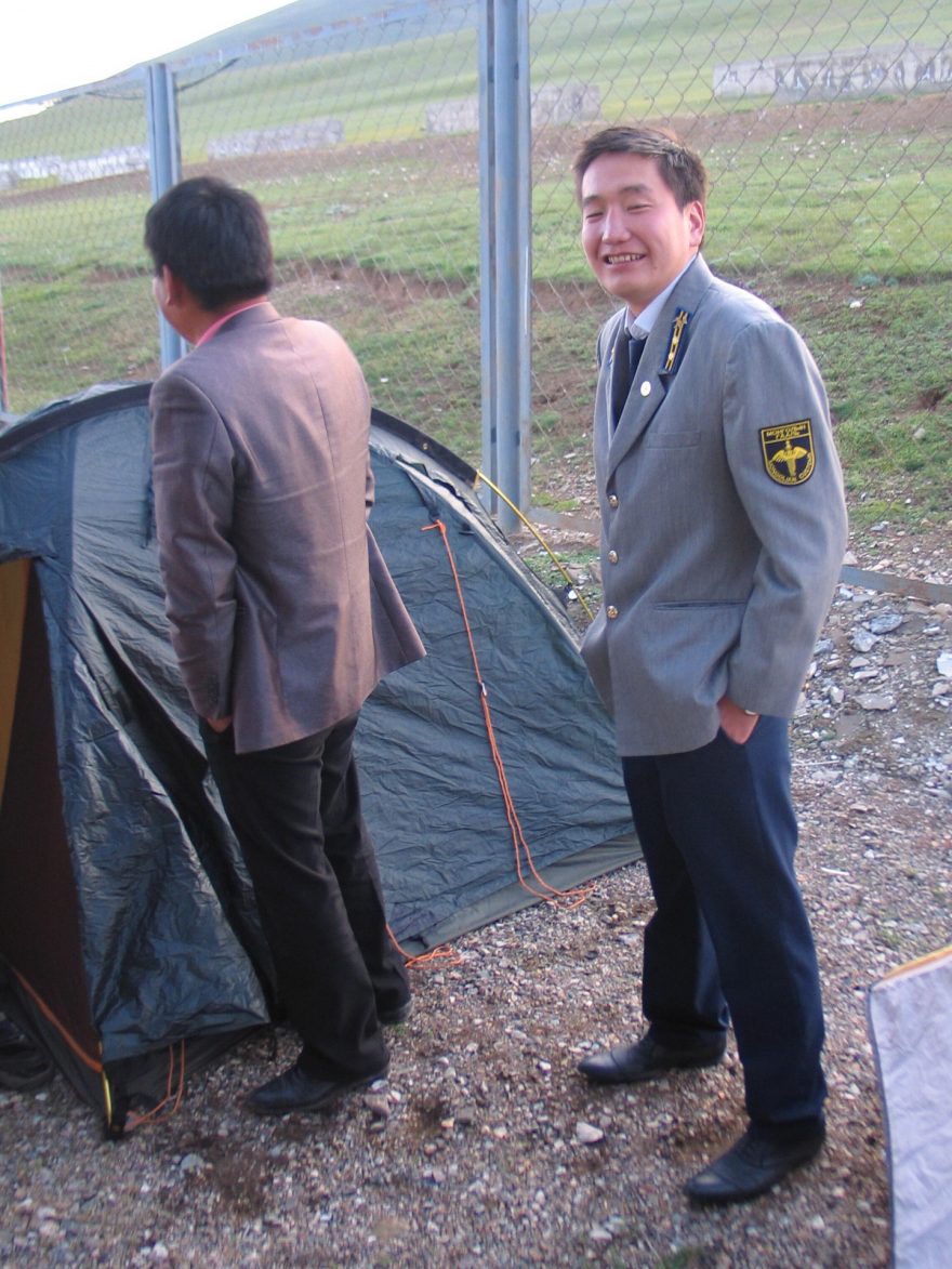 Mongolští celníci, kteří nám přinesli koňak, Mongolsko