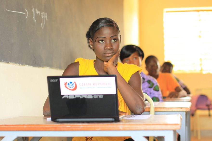 Ouagadougou, Burkina Faso. Arcidiecézní Charita Praha zrealizovala projekt zaměřený na překonávání digitální propasti.