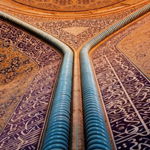 Kaligrafie na zdech v mešitě šejcha Lotfalláha.