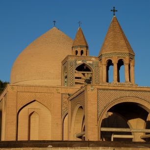 Katedrála Vank je největším chrámem v Isfahánu.