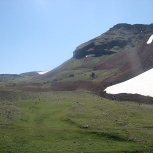 Severo-západní svah sopky Azhdahak, galerie hornin a nerostů. Arménie