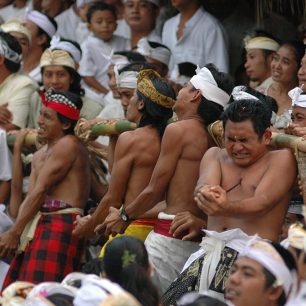 Můžete spatřit i tanečníky v transu