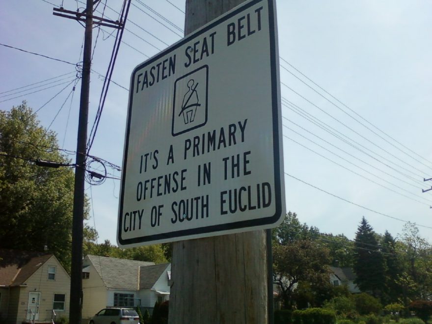 Nezapomeňte na bezpečnostní pásy!