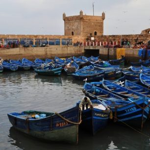 Essaouira, rybárske lode odpočívajú v prístave
