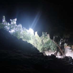 výhled z jeskyně