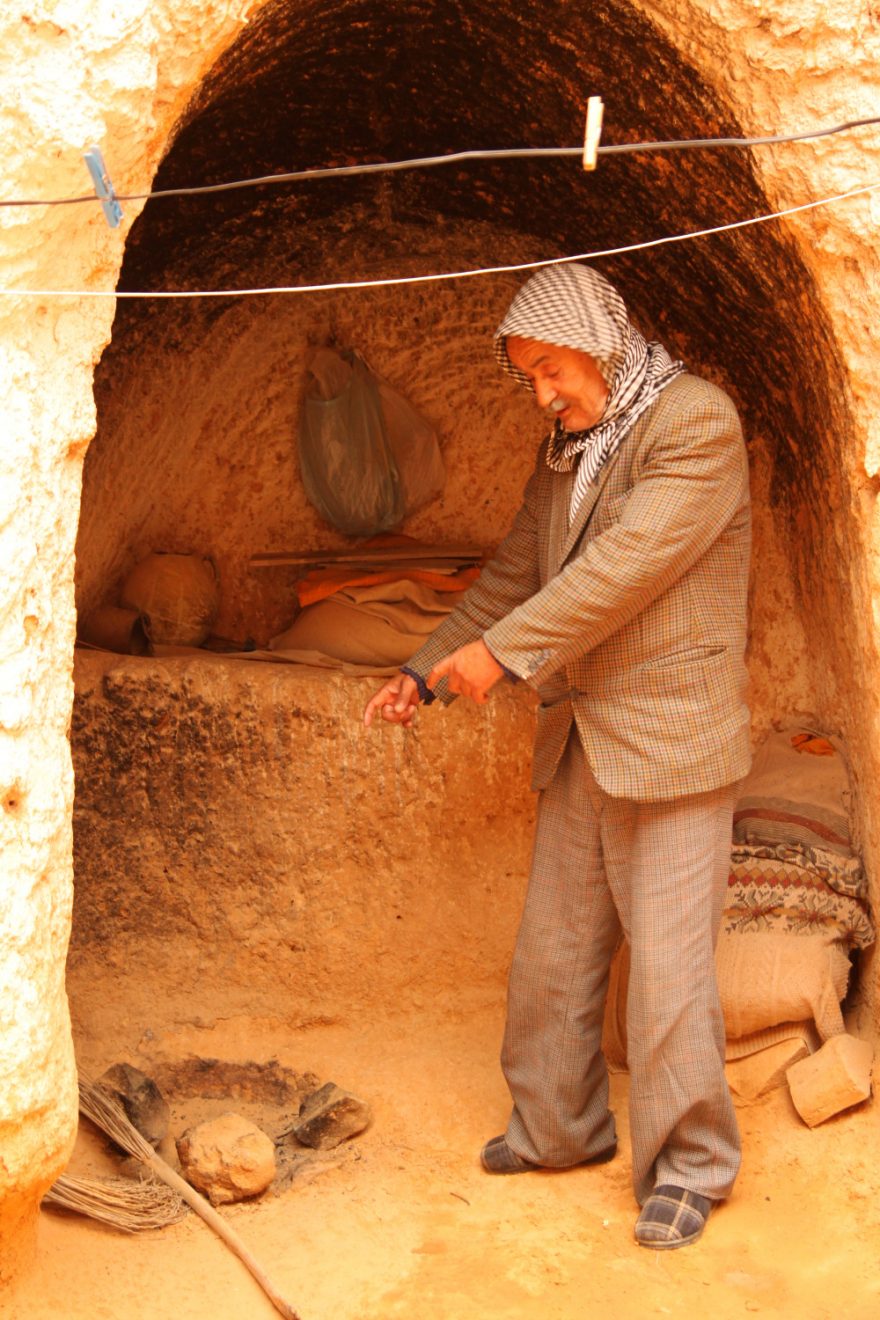 Stařík, jenž nás pozval do svého obydlí