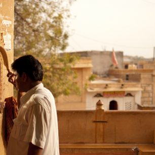 Modlitba často probíhá při rozednění