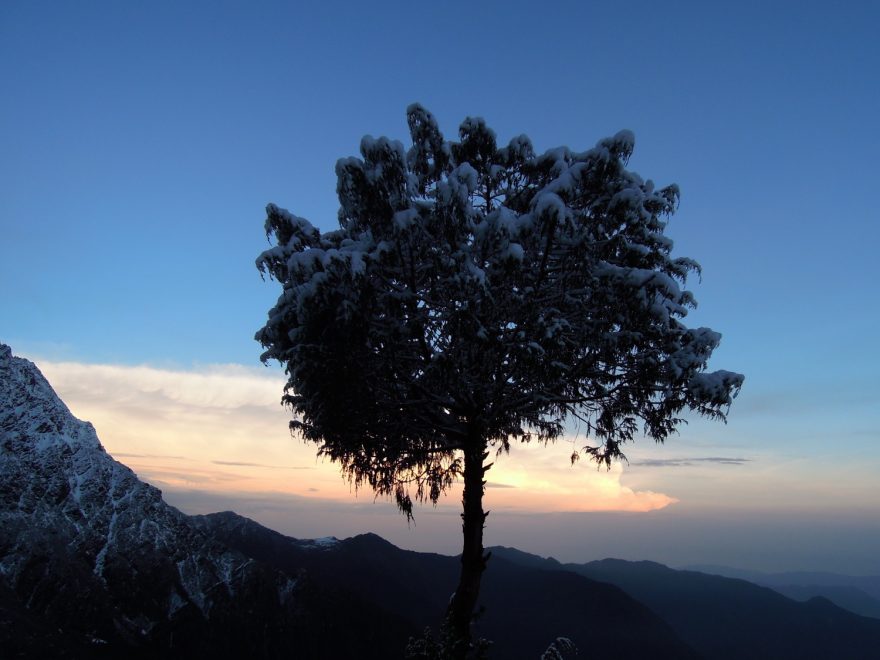 Podvečer ve velehorách, Nepál