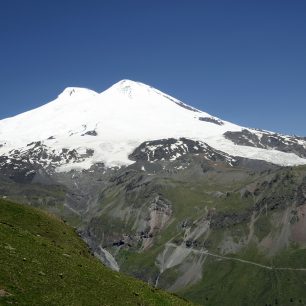 Vrchol Elbrusu, Neviditelná hora