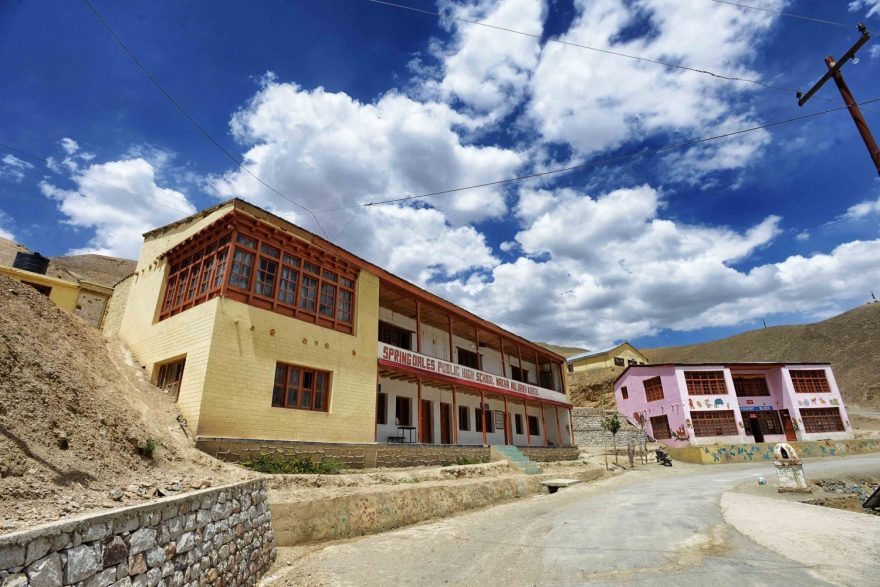 Škola v Malém Tibetu, Himálaj, Indie