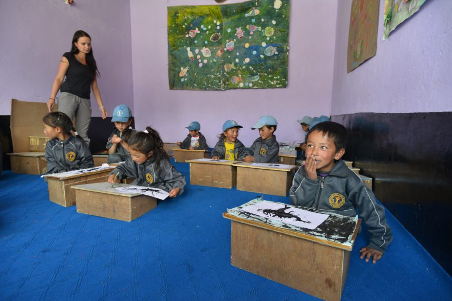 Škola v Malém Tibetu, Himálaj