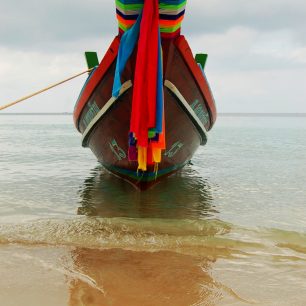 Nádherná rybářská bárka, Thajsko