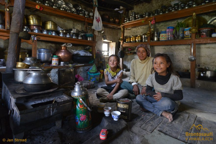 Rodina dětí, u nichž bdlí dobrovolníci