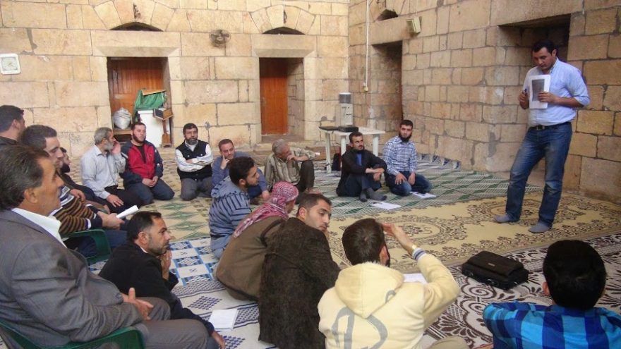 Syrský tým ČvT zároveň vyškolil pět místních samospráv, které nyní mohou zajišťovat základní služby a pomoc pro místní obyvatele samy.