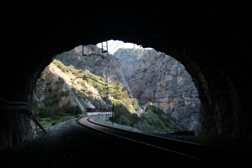 Z Camina se vracíte po železnici, proto pozor na bezpečnost!