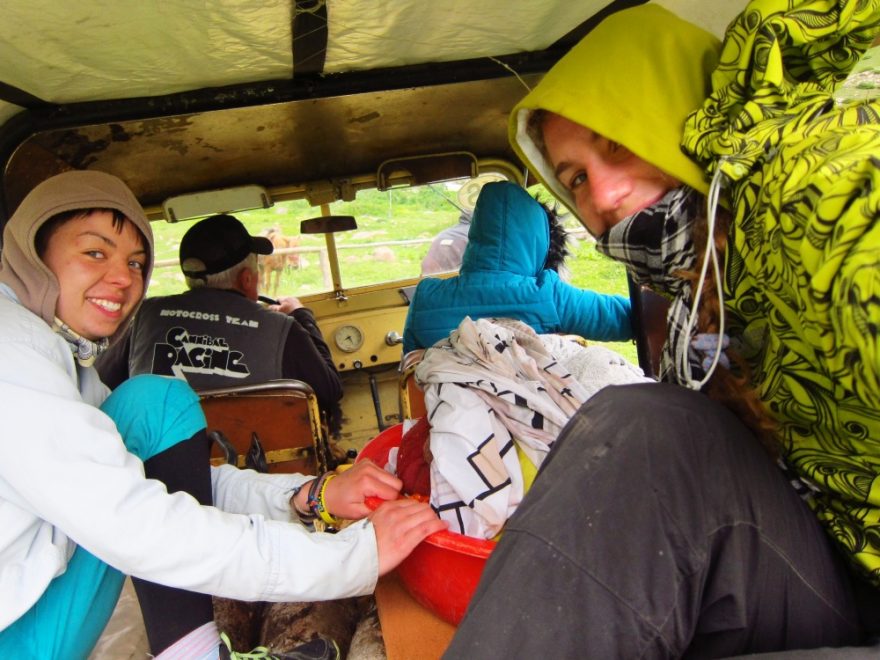 Někdy jsme se vměstnaly do auta i se zabitým koněm a vypraným prádlem