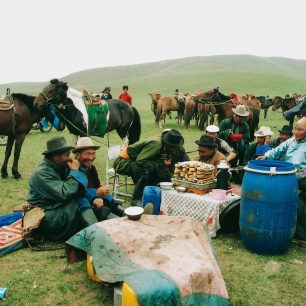 Hodování při dostizích, Mongolsko