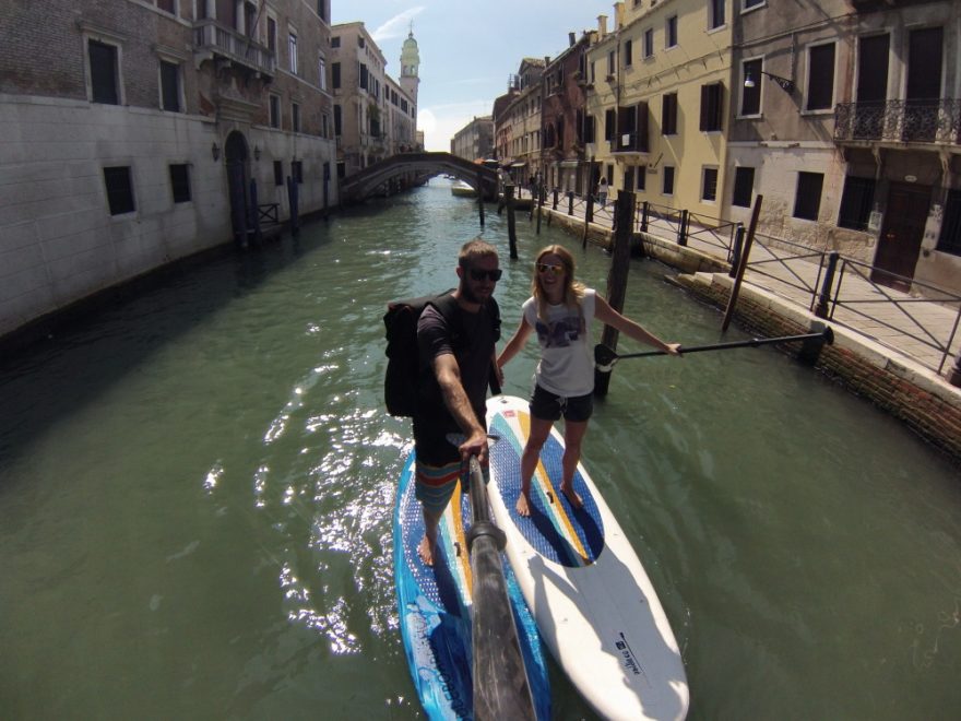 Není se čeho bát, ale raději padlleboard vyzkoušejte nejprve na Vltavě