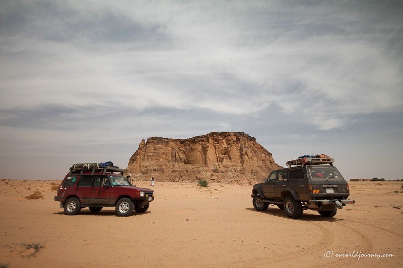 Naše 4x4 u hory Gebel Barkal
