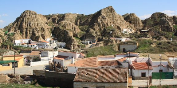 Víte, že Hobitín najdete i ve Španělsku? Nápadně ho připomíná život v Gaudix