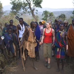 Při práci na reportáži o životě kmene Surma (jižní Etiopie). Poznávala jsem všechny činnosti běžného dne na vlastní kůži.