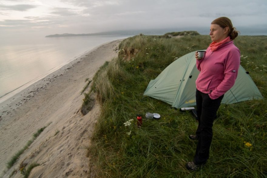 Večerní kafe na Luskentyra, Hebridy