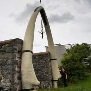 Velrybí oblouk, Hebridy