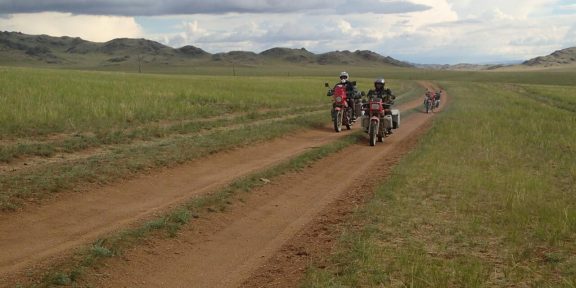 Cesta kolem světa na Jawách 350