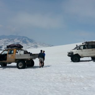 Speciálně upravená auta pro jízdu na sněhu a blátě, Kamčatka