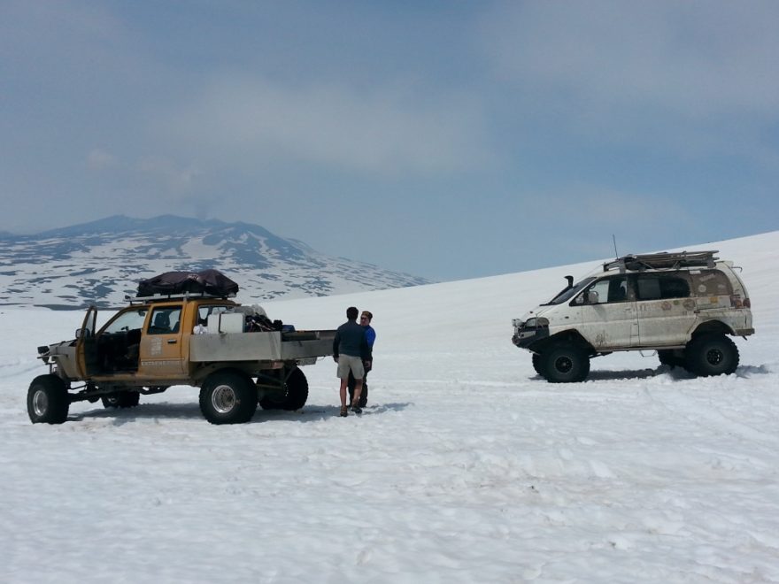 Speciálně upravená auta pro jízdu na sněhu a blátě, Kamčatka