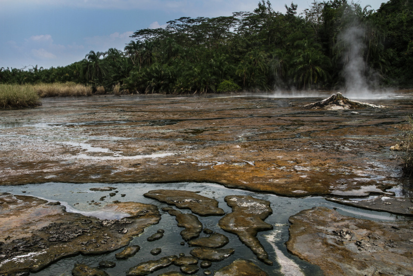 Podporují mužnost i tlumí porodní bolesti, Uganda