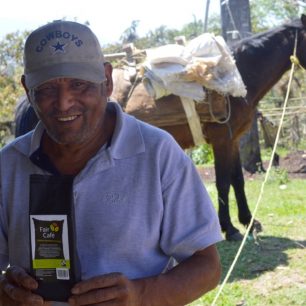 Filipe Gonzales při pěstování kávy nepoužívá žádné chemická hnojiva, Guatemala