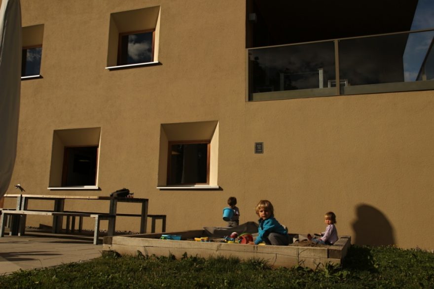 Hřiště, hostel Scuol, Švýcarsko