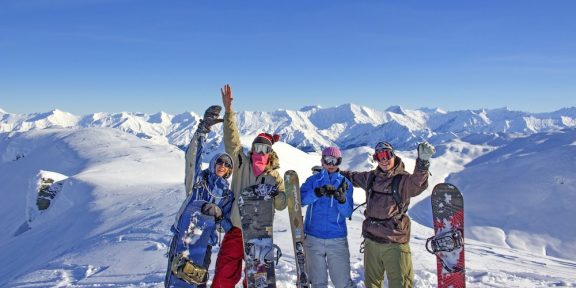 Nejlepší lyžařská střediska na Novém Zélandu: Mt Hutt, Queenstown, Arthur´s Pass a další