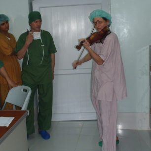 S Afgánskými kolegy v nemocnici Lékařů bez hranic, Afgánistán