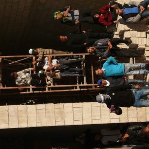 Prostředí je, i přes všechnu snahu, depresivní