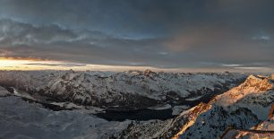 Středisko se rozkládá ve výšce 1856 m.n.m., Sv. Mořic