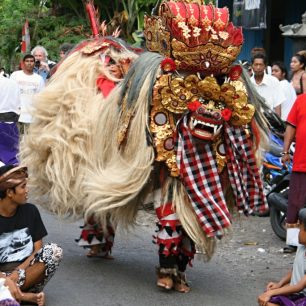 Barong - král důchů a ochránce dobra, Bali