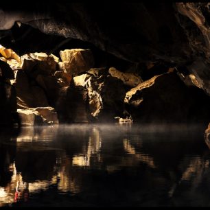 Jeskyně Grjótagjá, Island